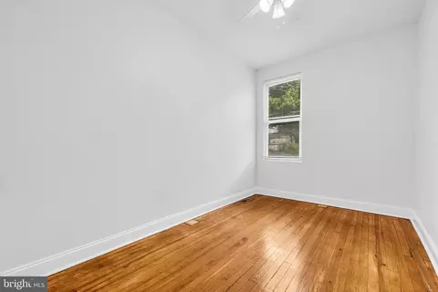 Bedroom - 1077 Ellicott Dr, Baltimore, MD 21216 photo 6 of 7