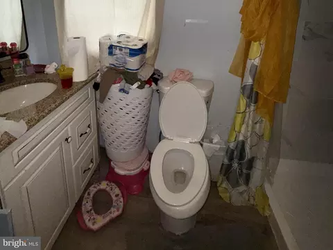 Bath - 1605 Cole St, Baltimore, MD 21223 photo 1 of 1