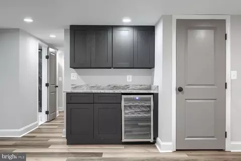 Entry Way - 302 Martingale Ave, Baltimore, MD 21229 photo 4 of 4