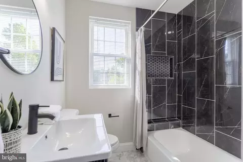 Bath - 3712 Clarinth Rd, Baltimore, MD 21215 photo 2 of 5
