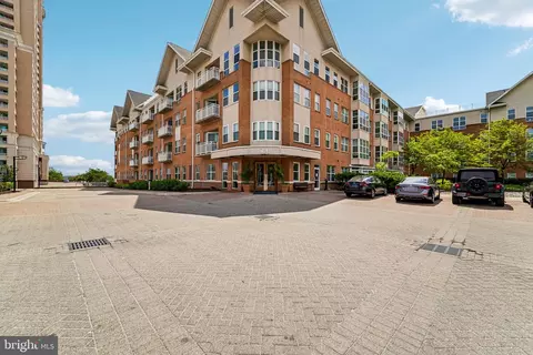 23 Pierside Dr #312, Baltimore, MD 21230