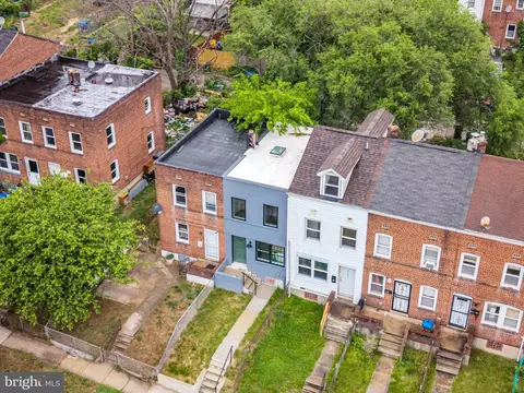 View/Area - 2731 Round Rd, Baltimore, MD 21225 photo 2 of 4