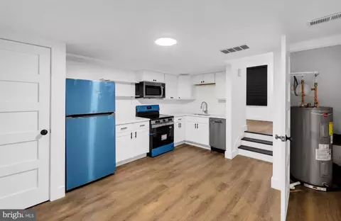 Entry Way - 2731 Round Rd, Baltimore, MD 21225 photo 1 of 5