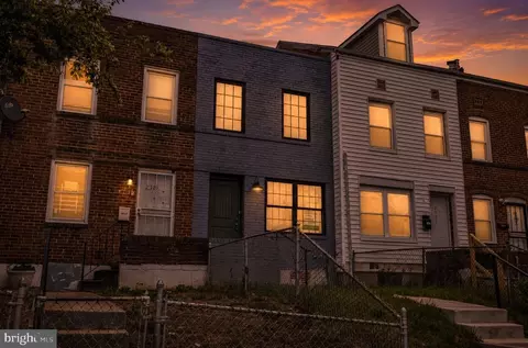 Exterior - 2731 Round Rd, Baltimore, MD 21225 photo 4 of 7