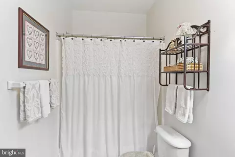 Bath - 1361 N Gilmor St, Baltimore, MD 21217 photo 6 of 6