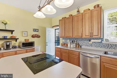 Kitchen - 1361 N Gilmor St, Baltimore, MD 21217 photo 3 of 4
