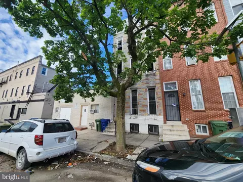 8 Gilmor St, Baltimore, MD 21223 photo 4
