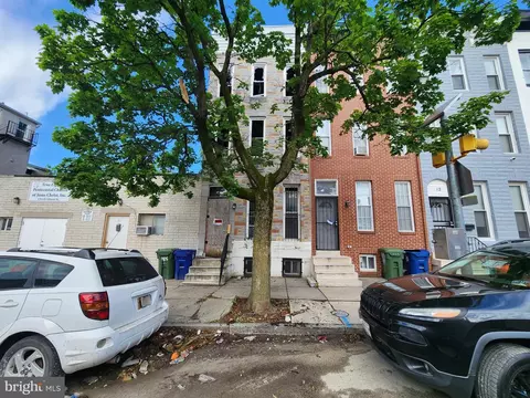 8 Gilmor St, Baltimore, MD 21223 photo 2