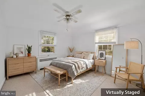 Bedroom - 2713 Cheswolde Rd, Baltimore, MD 21209 photo 4 of 7
