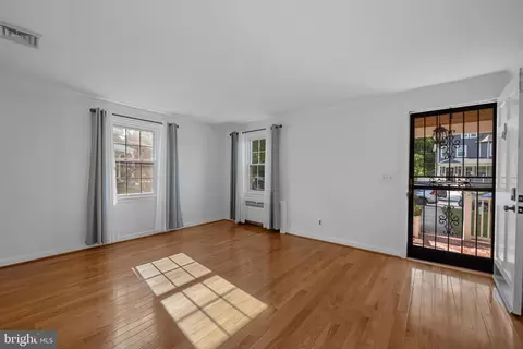 Living - 2713 Cheswolde Rd, Baltimore, MD 21209 photo 2 of 5
