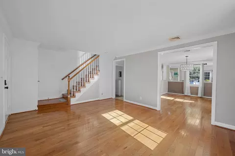 Living - 2713 Cheswolde Rd, Baltimore, MD 21209 photo 4 of 5