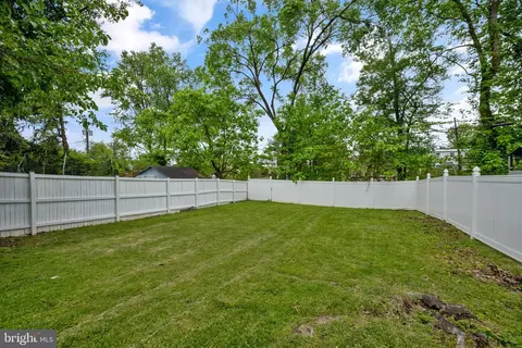 Exterior - 2713 Cheswolde Rd, Baltimore, MD 21209 photo 13 of 14