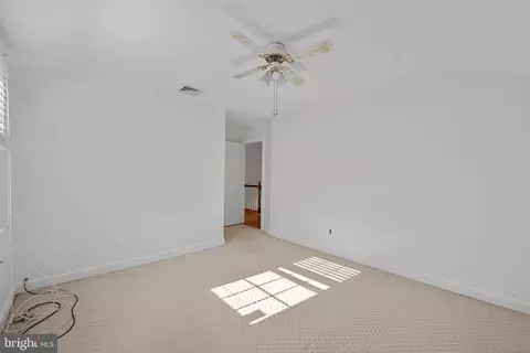 Bedroom - 2713 Cheswolde Rd, Baltimore, MD 21209 photo 5 of 7