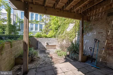 Exterior - 204 S Wolfe St S, Baltimore, MD 21231 photo 7 of 11