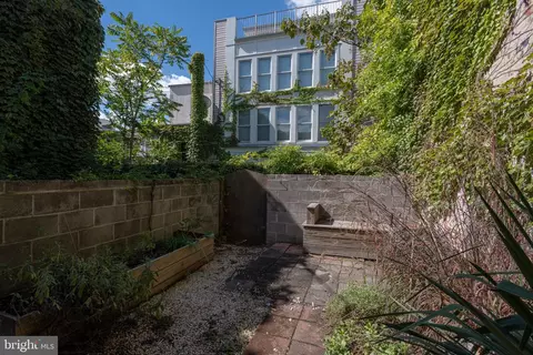 Exterior - 204 S Wolfe St S, Baltimore, MD 21231 photo 6 of 11