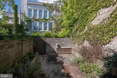 Exterior - 204 S Wolfe St S, Baltimore, MD 21231 photo 5 of 11
