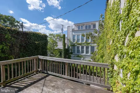 Exterior - 204 S Wolfe St S, Baltimore, MD 21231 photo 3 of 11