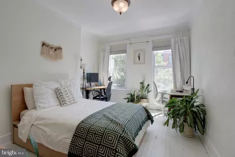 Bedroom - 204 S Wolfe St S, Baltimore, MD 21231 photo 8 of 9