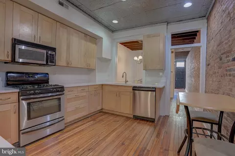 Kitchen - 204 S Wolfe St S, Baltimore, MD 21231 photo 1 of 2