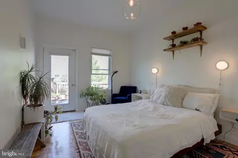Bedroom - 204 S Wolfe St S, Baltimore, MD 21231 photo 9 of 9