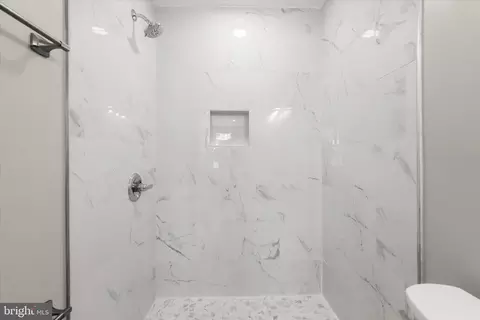 Bath - 3922 Mount Pleasant Ave, Baltimore, MD 21224 photo 2 of 3