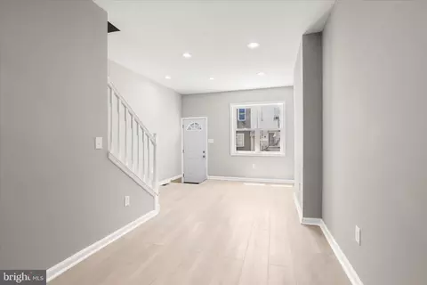 Living - 3922 Mount Pleasant Ave, Baltimore, MD 21224 photo 2 of 3