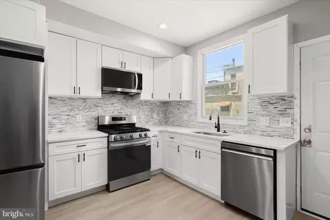 Kitchen - 3922 Mount Pleasant Ave, Baltimore, MD 21224 photo 1 of 2