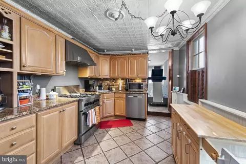 Kitchen - 1121 Battery Ave, Baltimore, MD 21230 photo 1 of 3