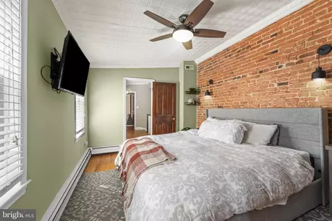 Bedroom - 1121 Battery Ave, Baltimore, MD 21230 photo 2 of 12