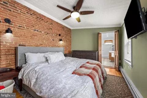 Bedroom - 1121 Battery Ave, Baltimore, MD 21230 photo 4 of 12