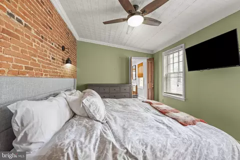 Bedroom - 1121 Battery Ave, Baltimore, MD 21230 photo 3 of 12
