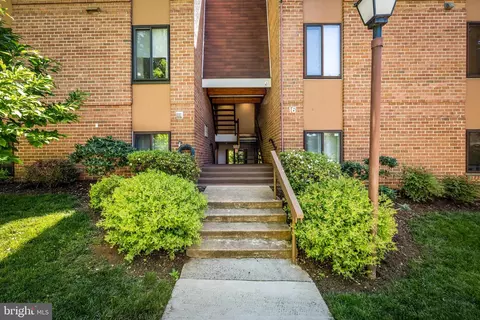 16 Cross Keys Rd #16E, Baltimore, MD 21210
