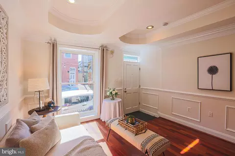 Entry Way - 140 S Curley, Baltimore, MD 21224 photo 3 of 16