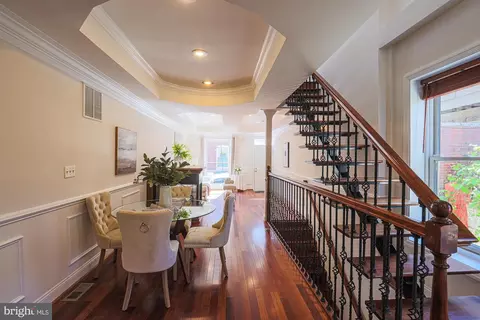 Entry Way - 140 S Curley, Baltimore, MD 21224 photo 9 of 16