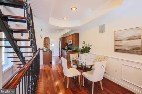 Entry Way - 140 S Curley, Baltimore, MD 21224 photo 6 of 16