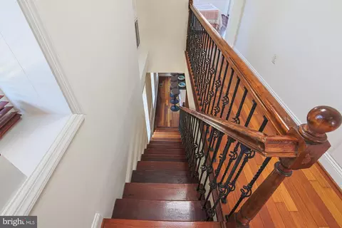 Entry Way - 140 S Curley, Baltimore, MD 21224 photo 14 of 16