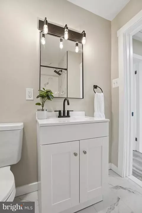 Bath - 4343 Nicholas Ave, Baltimore, MD 21206 photo 1 of 3