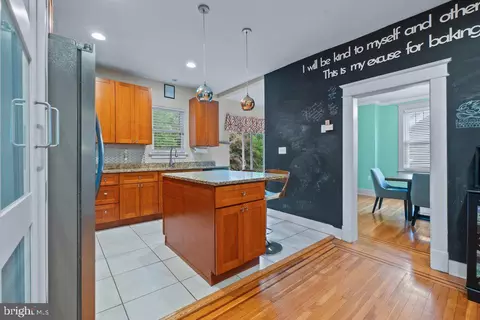 Entry Way - 3013 Harview Ave, Baltimore, MD 21234 photo 4 of 5