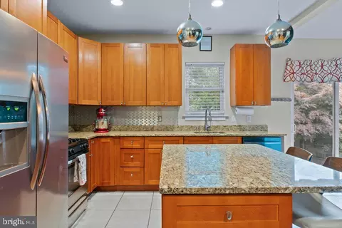 Kitchen - 3013 Harview Ave, Baltimore, MD 21234 photo 2 of 3