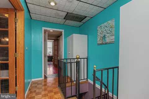 Entry Way - 362 Cornwall St, Baltimore, MD 21224 photo 5 of 9