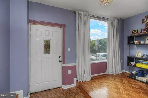 Entry Way - 362 Cornwall St, Baltimore, MD 21224 photo 3 of 9