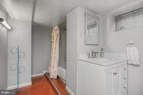 Bath - 362 Cornwall St, Baltimore, MD 21224 photo 5 of 5