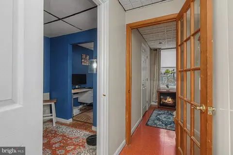 Entry Way - 362 Cornwall St, Baltimore, MD 21224 photo 7 of 9