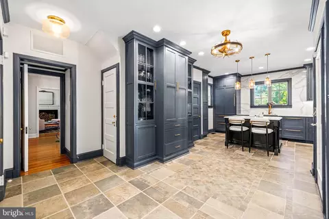 Entry Way - 209 E Highfield Rd, Baltimore, MD 21218 photo 5 of 10