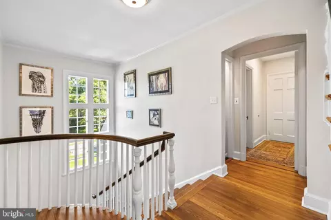 Entry Way - 209 E Highfield Rd, Baltimore, MD 21218 photo 6 of 10