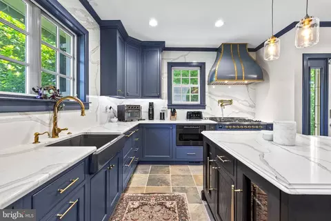 Kitchen - 209 E Highfield Rd, Baltimore, MD 21218 photo 7 of 9