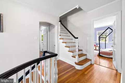 Entry Way - 209 E Highfield Rd, Baltimore, MD 21218 photo 7 of 10