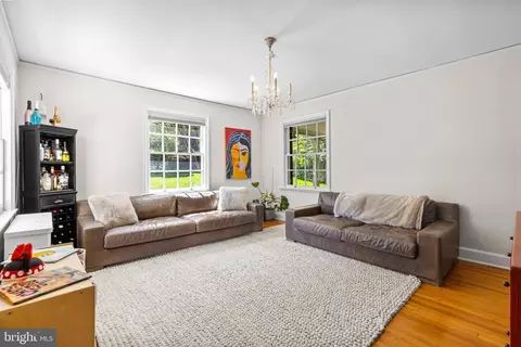 Living - 209 E Highfield Rd, Baltimore, MD 21218 photo 5 of 5