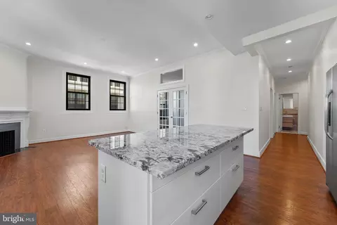 Living - 1 E Chase St #305, Baltimore, MD 21202 photo 3 of 9