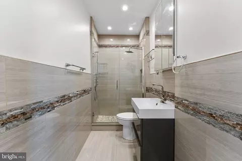 Bath - 1 E Chase St #305, Baltimore, MD 21202 photo 3 of 3